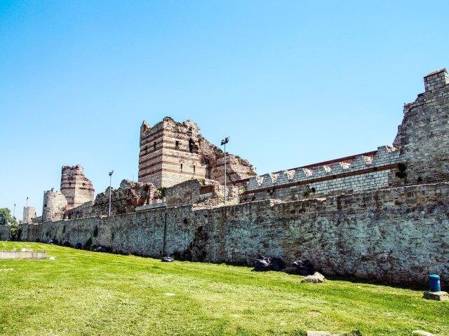 Image of the Theodosian Wall in Turkey