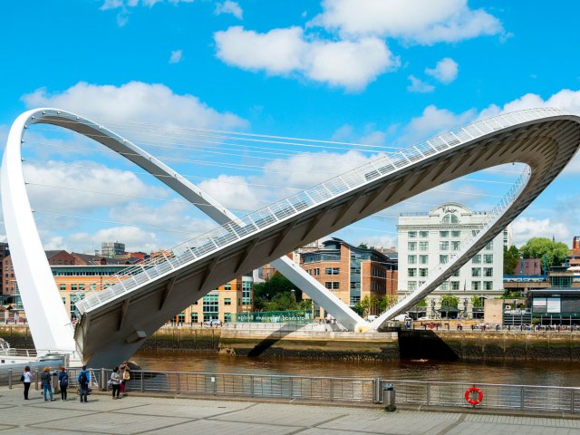 Image of the Gateshead Millennium Bridge in the U.K.