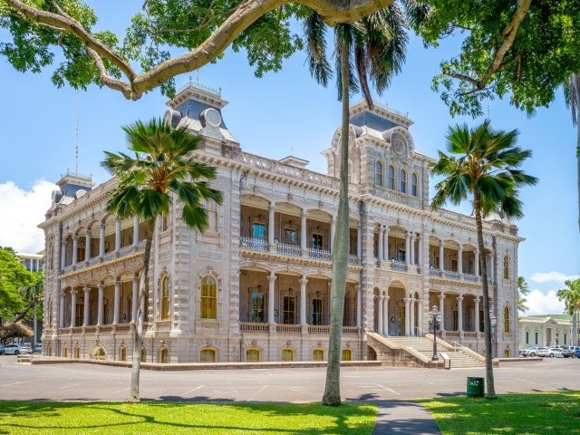 Exterior of Iolani Palace in Honolulu, Hawaii