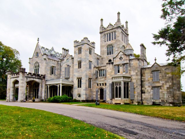 Exterior of the Lyndhurst Mansion in Tarrytown, New York