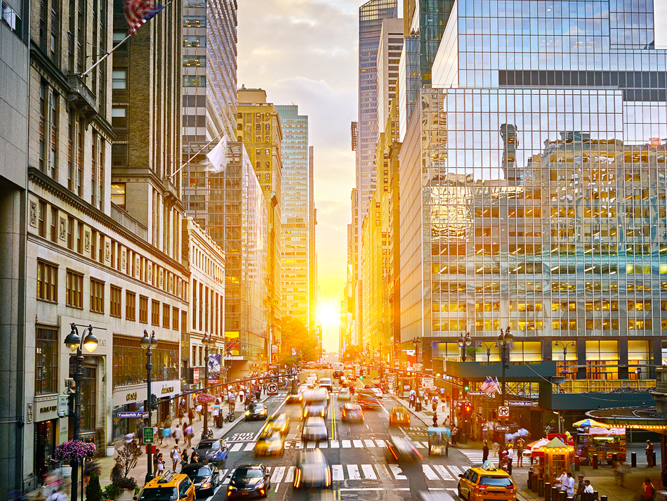 Sun aligning perfectly with Manhattan streets during "Manhattanhenge"