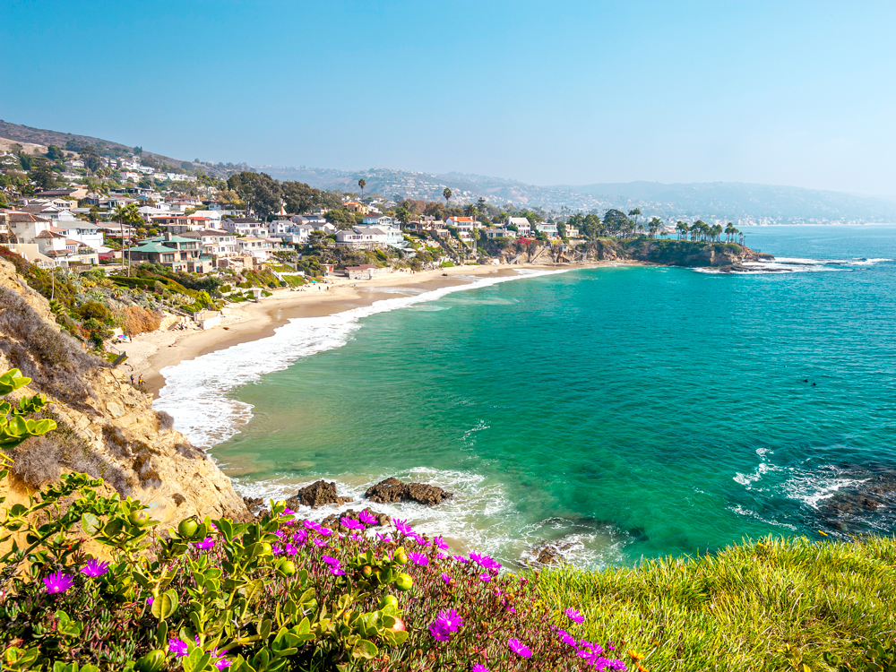 Homes along beach and cliffs of Orange County, California