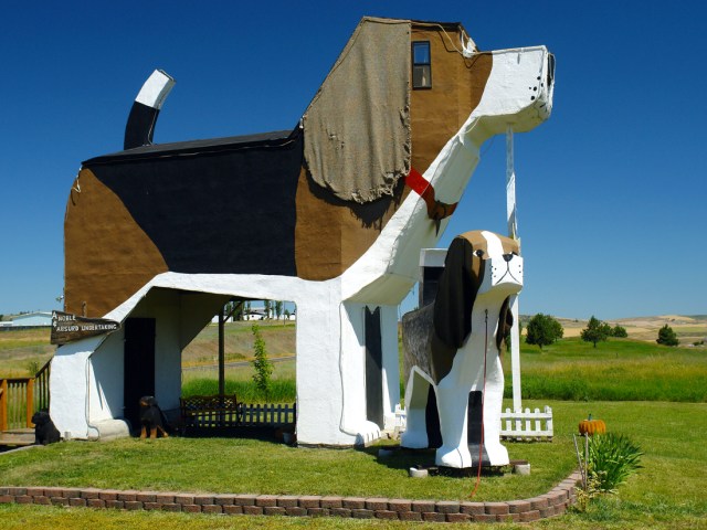 World's biggest beagle sculpture in Cottonwood, Idaho