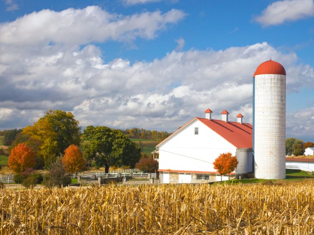 Farmhouse and field in Lancaster, Pennsylvania