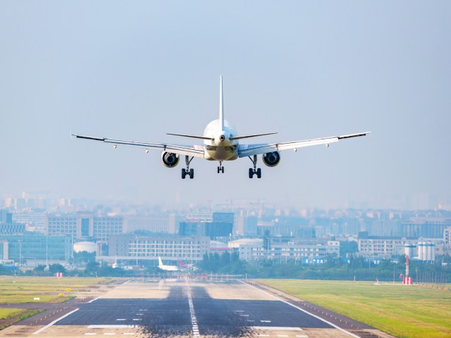 Aircraft on final approach to runway