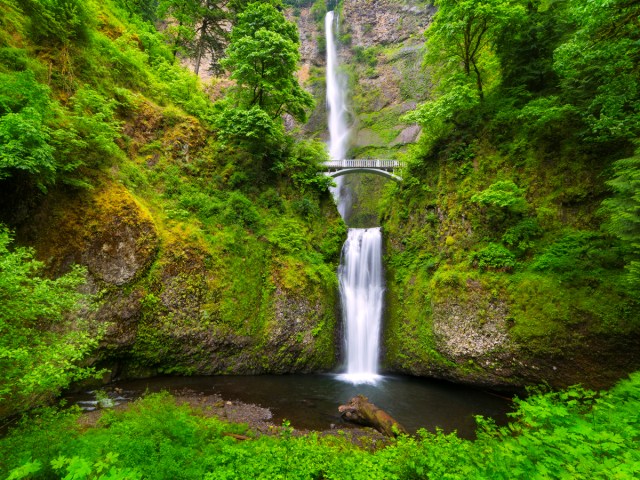 Benson Bridge overlooking Multnomah Falls in Oregon