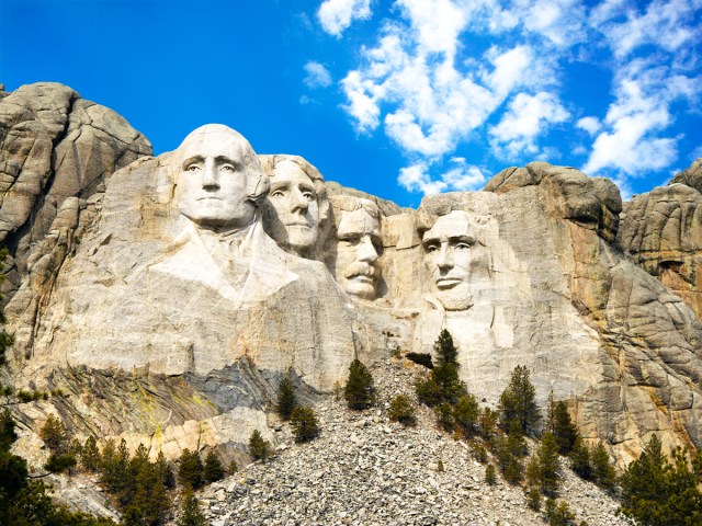 Carved faces of four U.S. presidents on Mount Rushmore, South Dakota