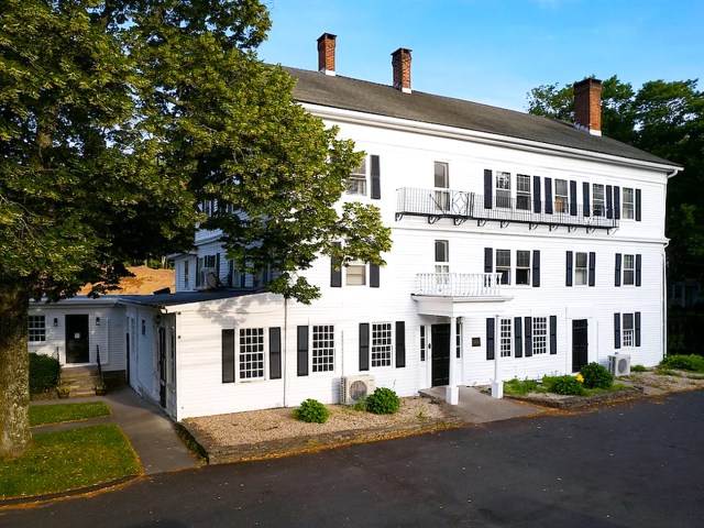 Exterior of 1754 House in Woodbury, Connecticut