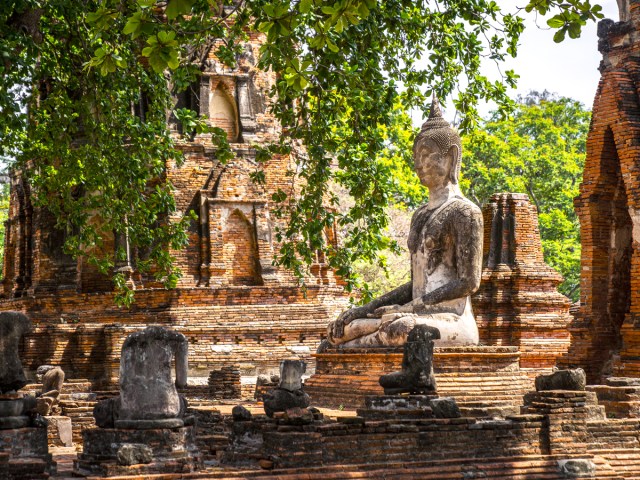 Status of religious figures at Angkor Wat in Cambodia