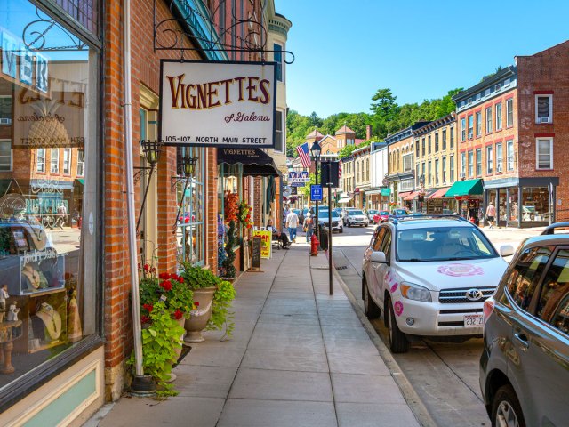 Boutiques in downtown Galena, Illinois