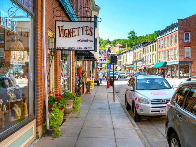 Local stores and restaurants in Galena, Illinois