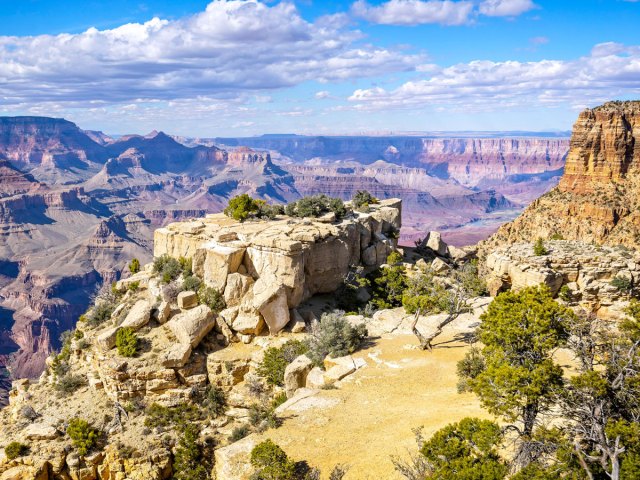 Lookout point over the Grand Canyon in Arizona
