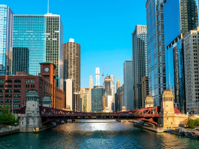 Chicago River and skyline