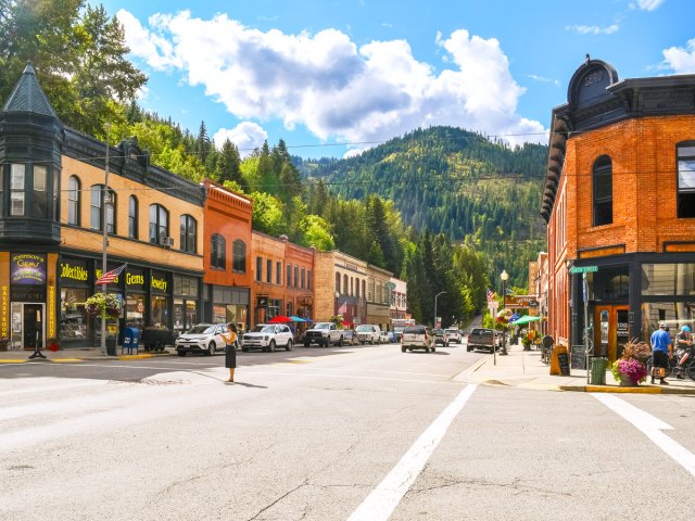Bank Street with "Center of the Universe" manhole cover in Wallace, Idaho