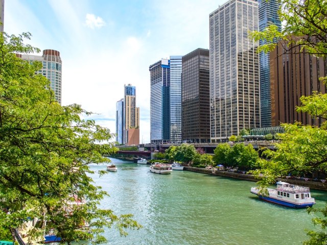 Chicago River and skyline