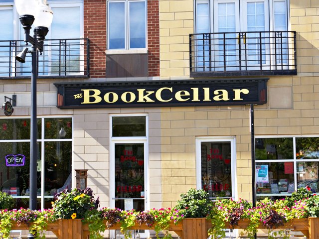 Exterior of Book Cellar in Chicago, Illinois